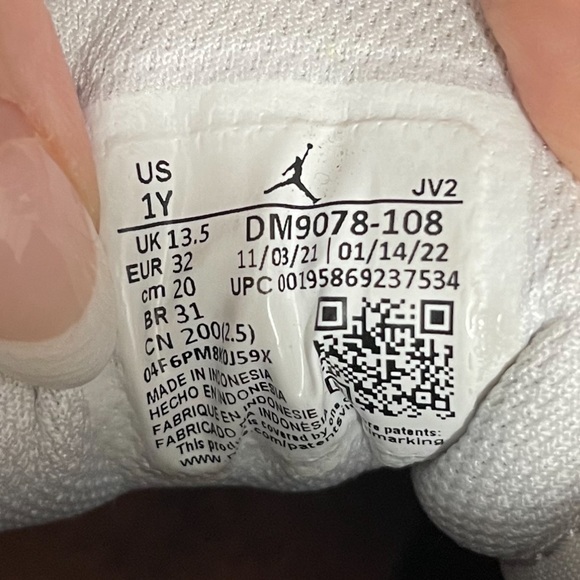 Nike Air Jordan 1 Mid Sneaker Girls size 1 peach/coral - Picture 8 of 8